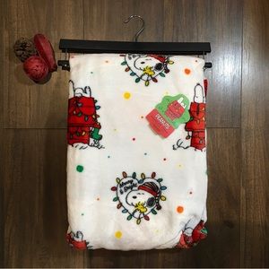 Peanuts Snoopy “Be Merry & Bright” Soft Throw Blanket Collection
